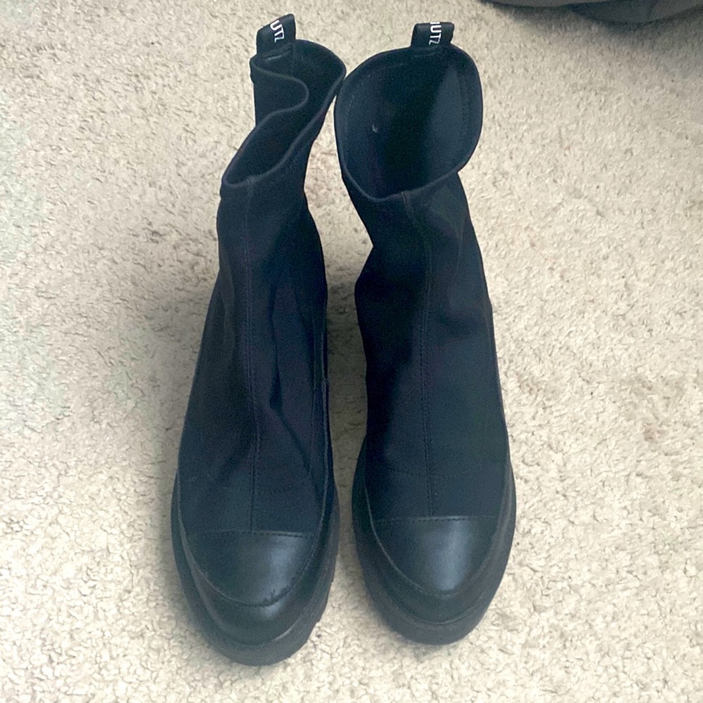 Schutz boots